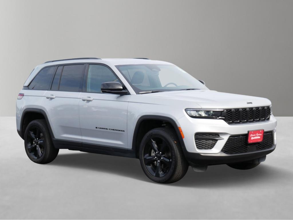 used 2024 Jeep Grand Cherokee car, priced at $33,750