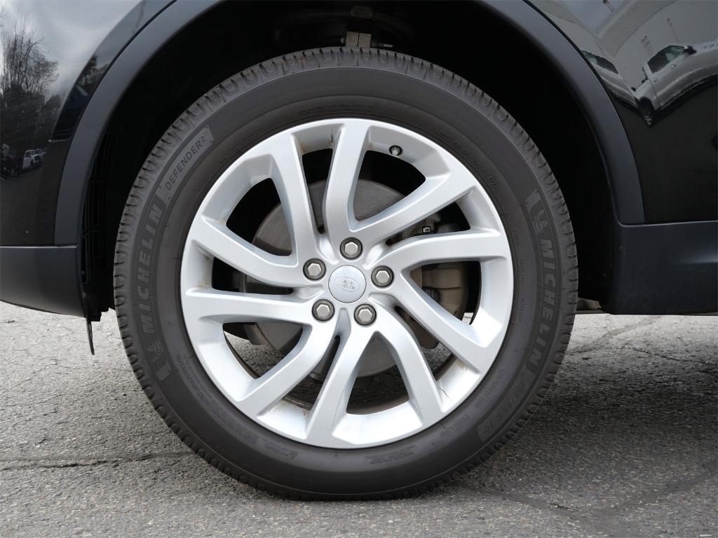used 2018 Land Rover Discovery car, priced at $15,699