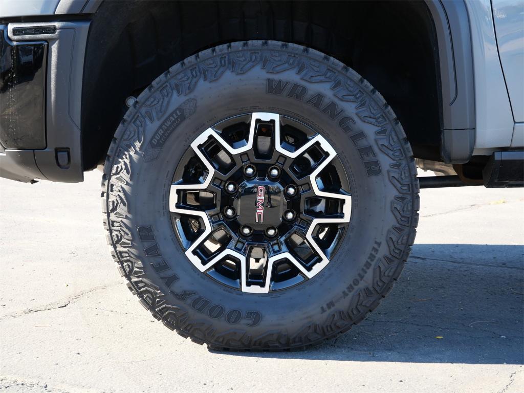 used 2025 GMC Sierra 2500 car, priced at $79,982