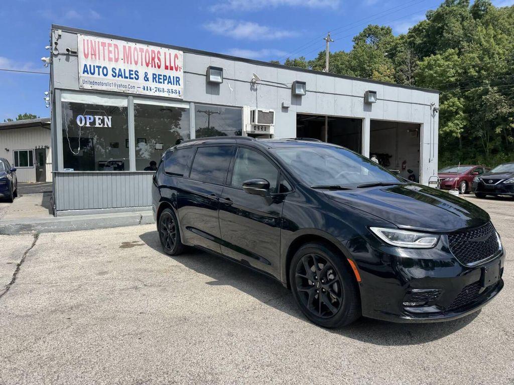 used 2023 Chrysler Pacifica car, priced at $26,995