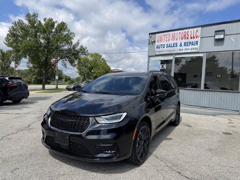used 2023 Chrysler Pacifica car, priced at $26,995