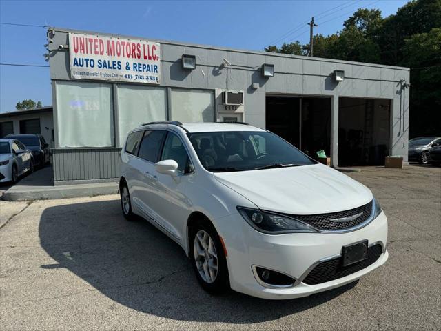 used 2018 Chrysler Pacifica car, priced at $13,995