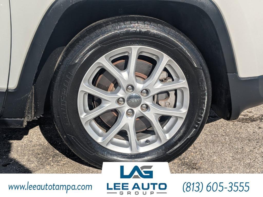 used 2015 Jeep Cherokee car, priced at $9,800
