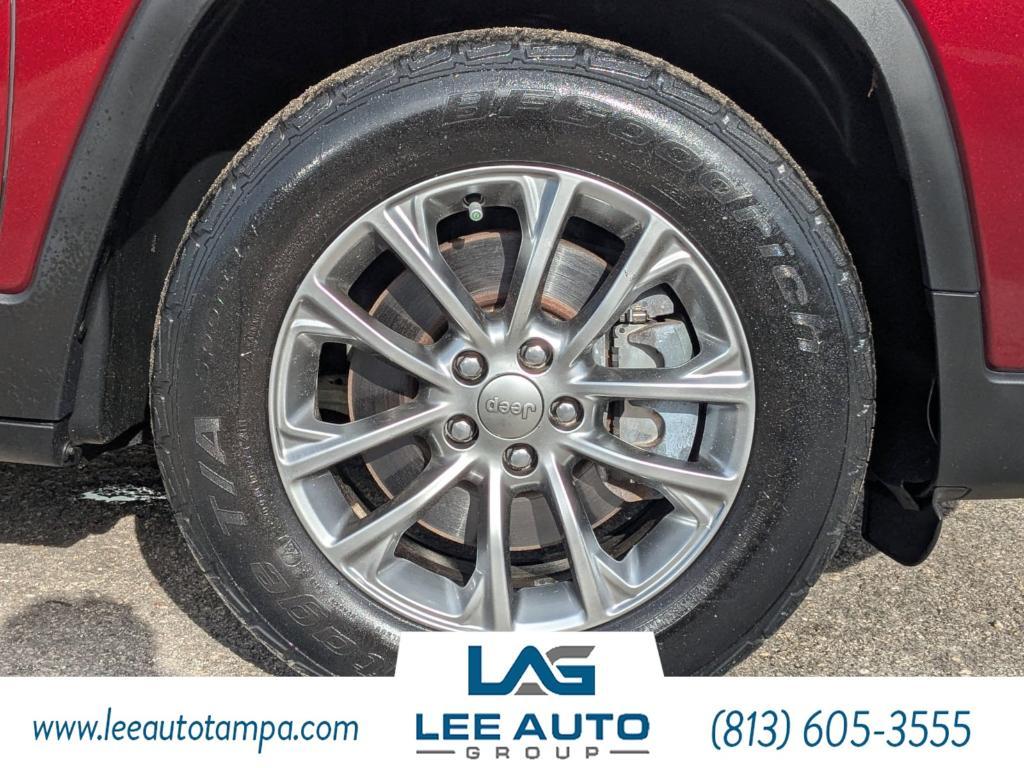 used 2019 Jeep Cherokee car, priced at $13,720