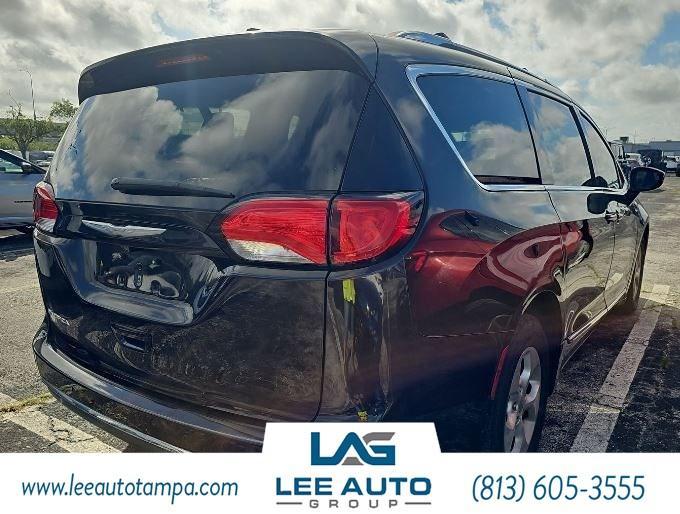 used 2017 Chrysler Pacifica car