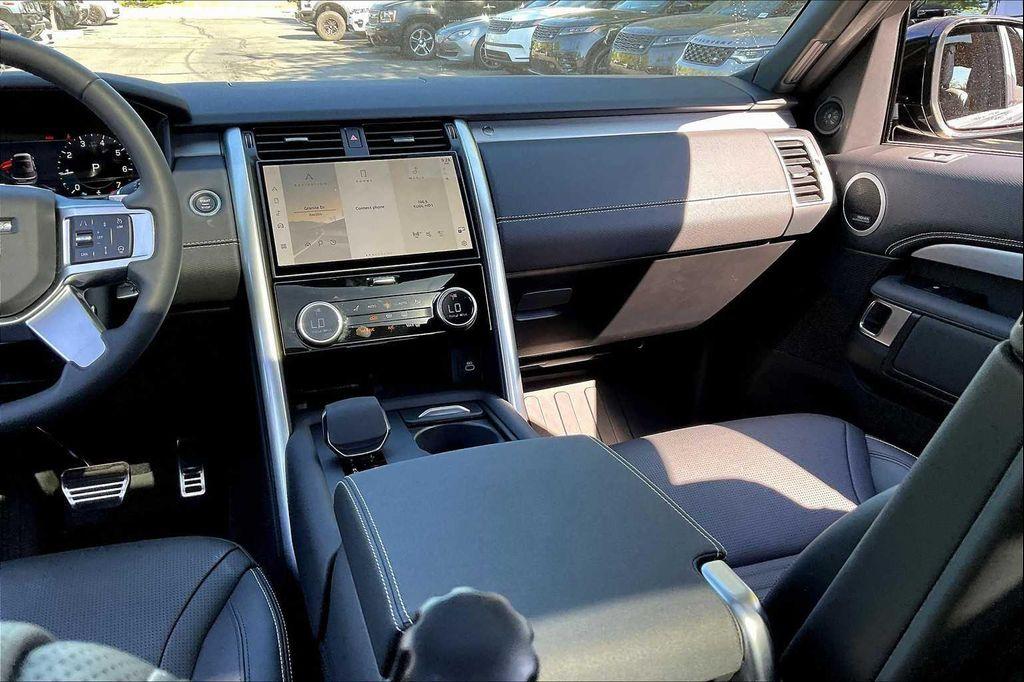 used 2025 Land Rover Discovery car, priced at $67,999
