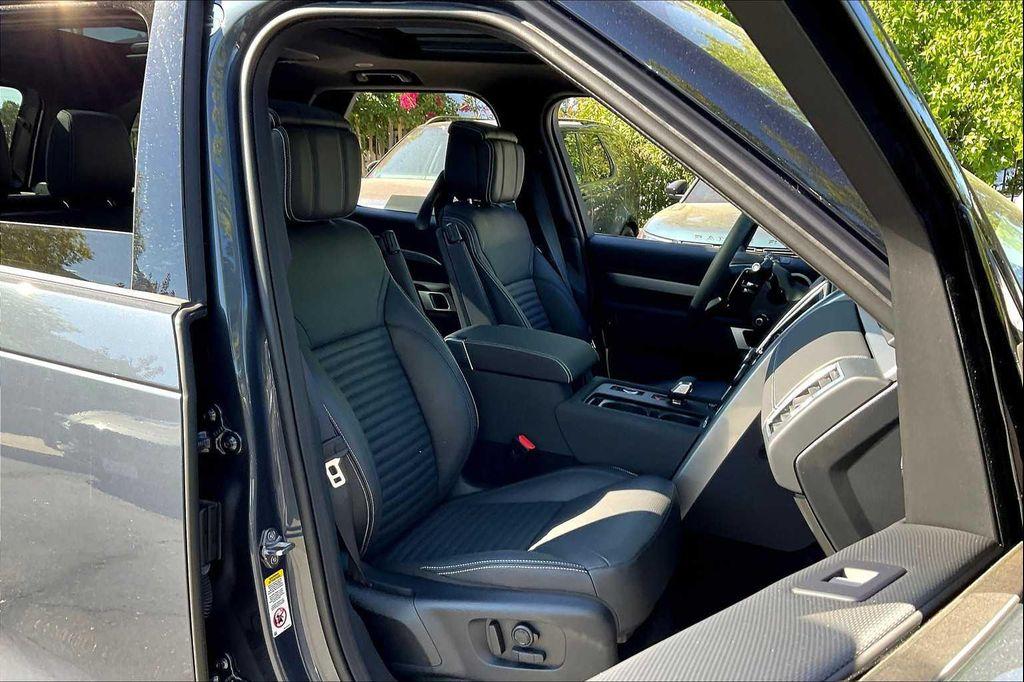 used 2025 Land Rover Discovery car, priced at $67,999