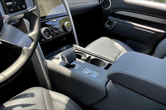 new 2025 Land Rover Discovery car, priced at $75,575