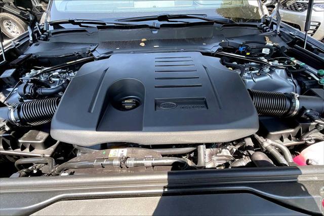 new 2025 Land Rover Discovery car, priced at $75,575