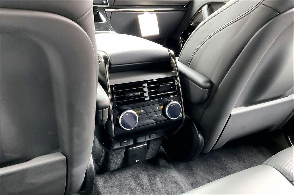 new 2025 Land Rover Range Rover Sport car, priced at $91,655