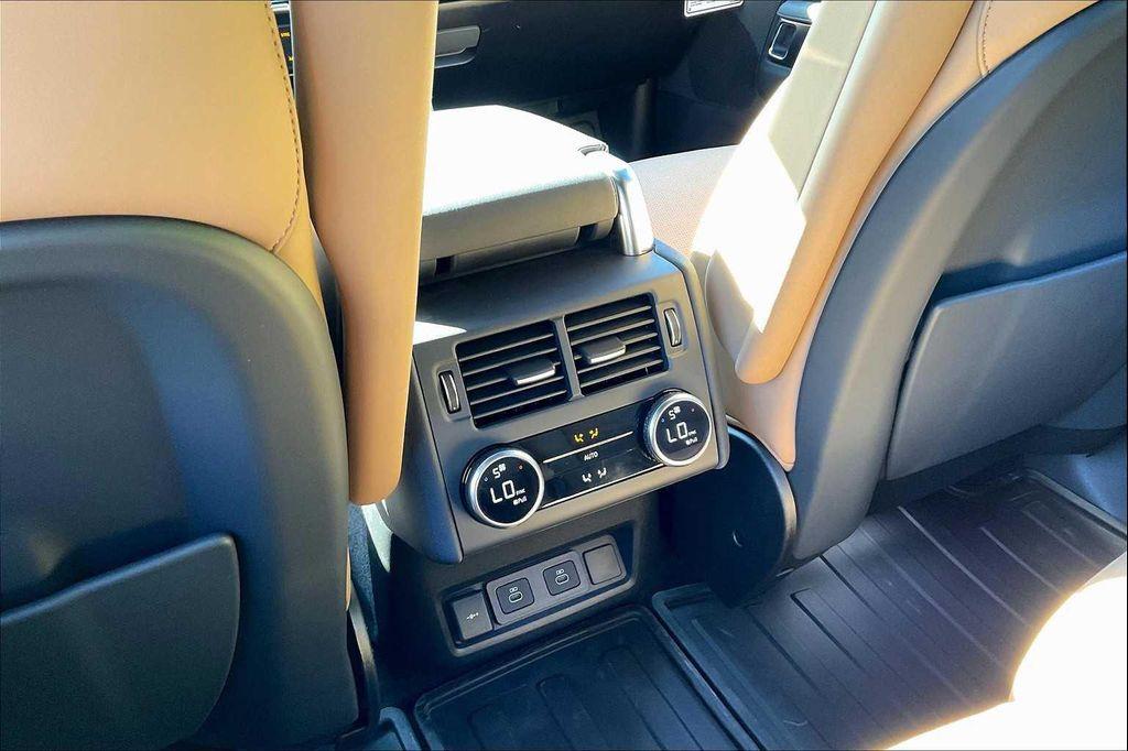 new 2025 Land Rover Discovery car, priced at $77,153