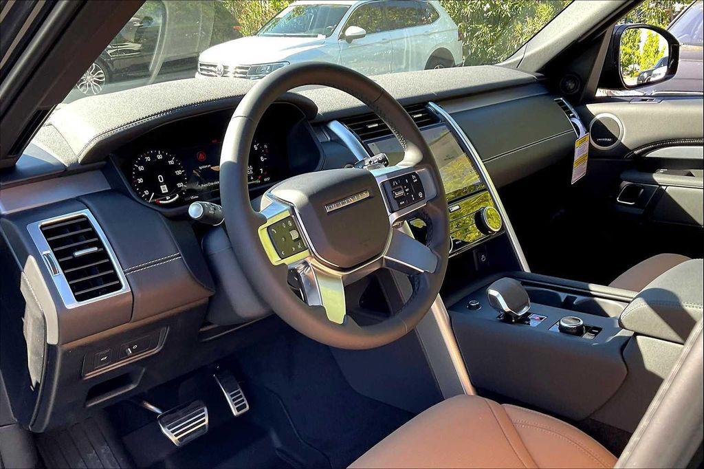 new 2025 Land Rover Discovery car, priced at $77,153
