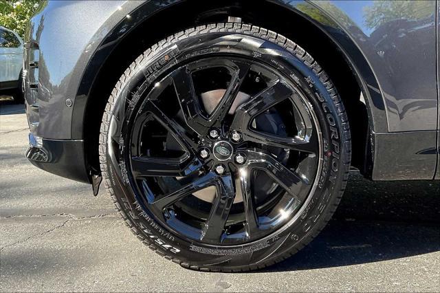 new 2025 Land Rover Discovery car, priced at $77,153
