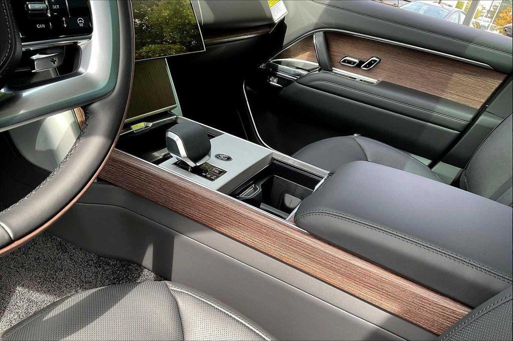 new 2025 Land Rover Range Rover car, priced at $160,405