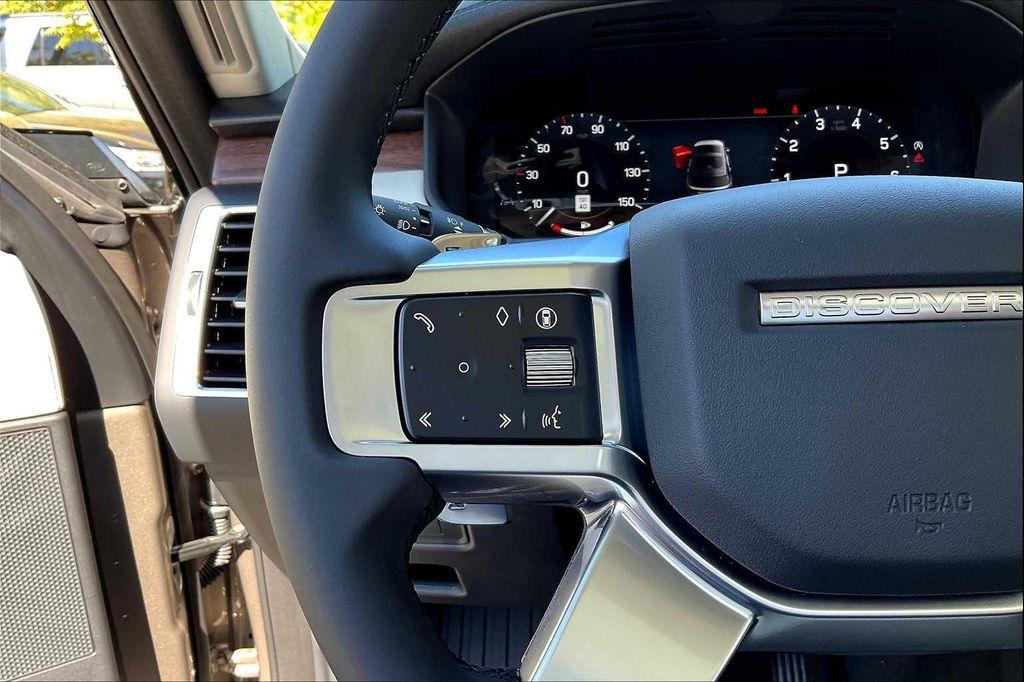 new 2025 Land Rover Discovery car, priced at $66,728