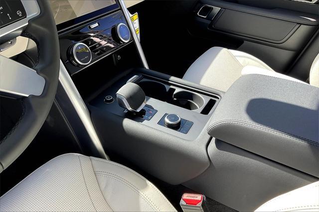 new 2025 Land Rover Discovery car, priced at $70,128