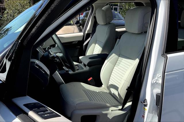 new 2025 Land Rover Discovery car, priced at $70,128