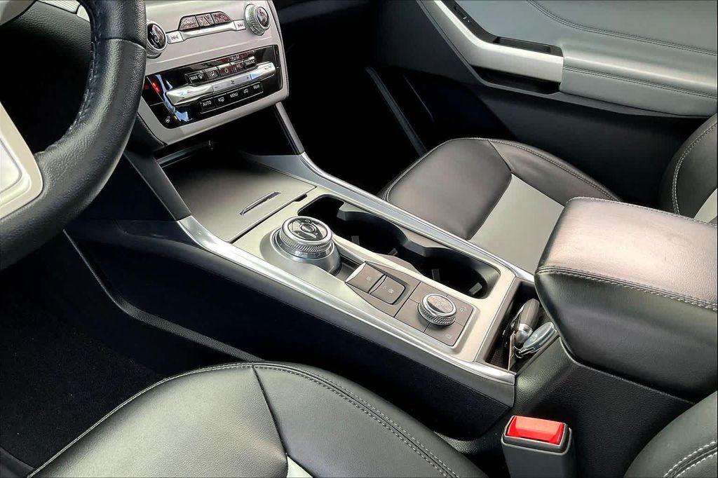 used 2023 Ford Explorer car, priced at $33,999