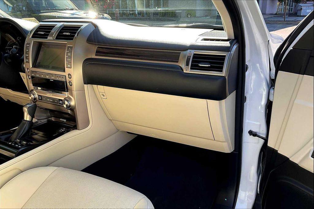 used 2021 Lexus GX 460 car, priced at $42,998