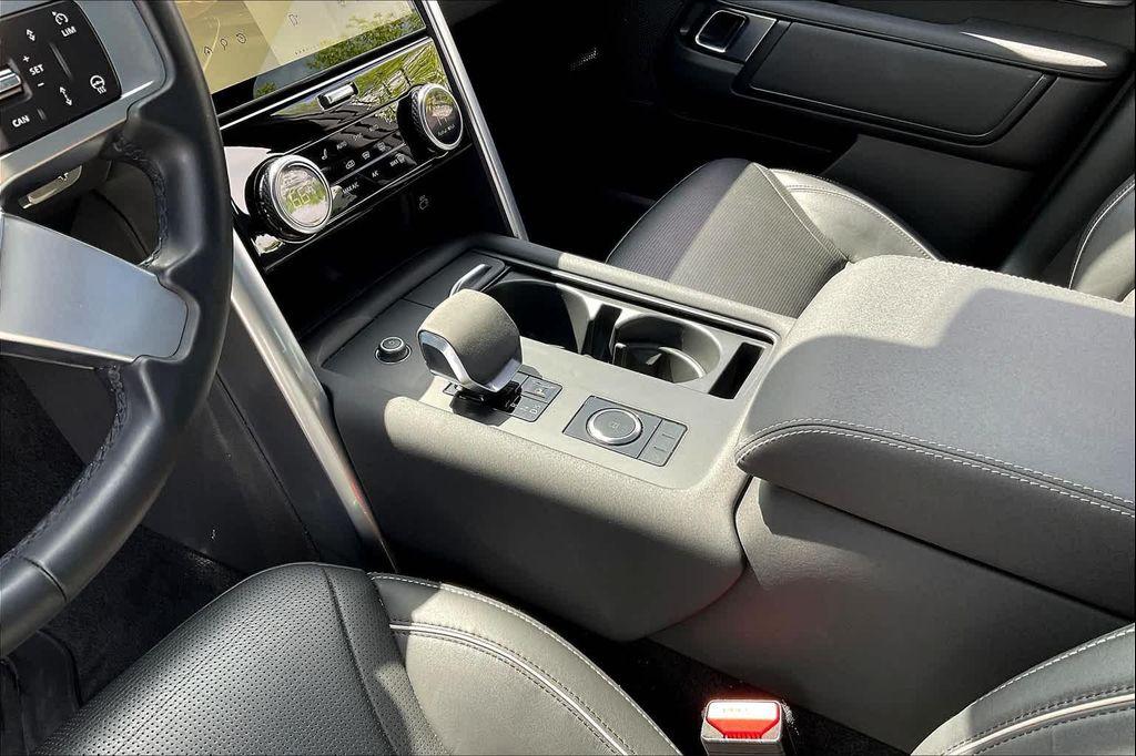 used 2024 Land Rover Discovery car, priced at $51,999