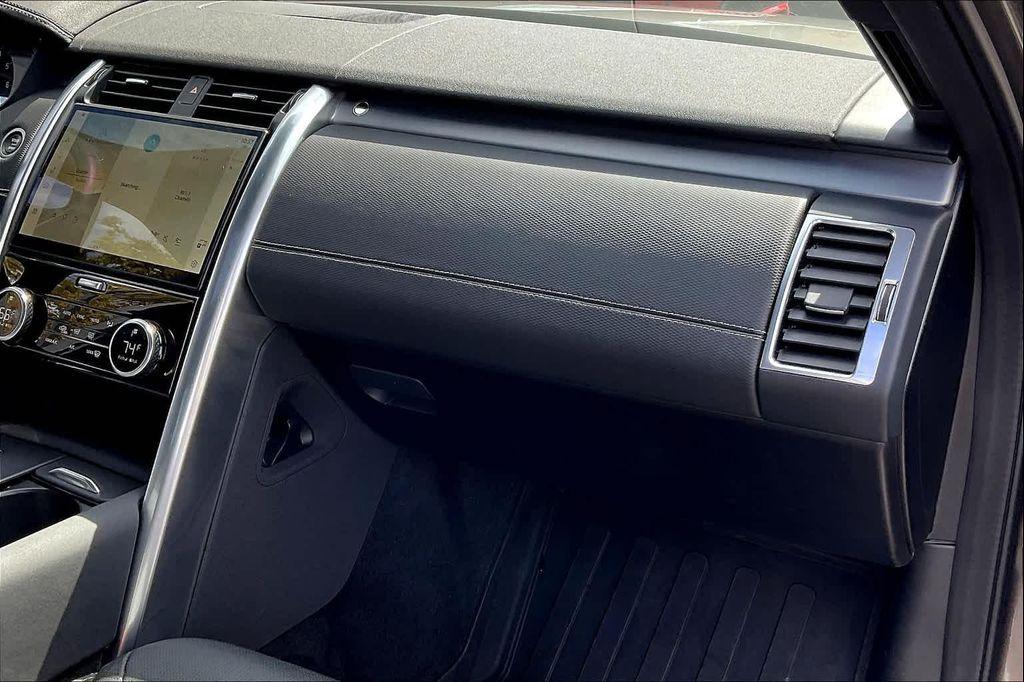 used 2024 Land Rover Discovery car, priced at $51,999