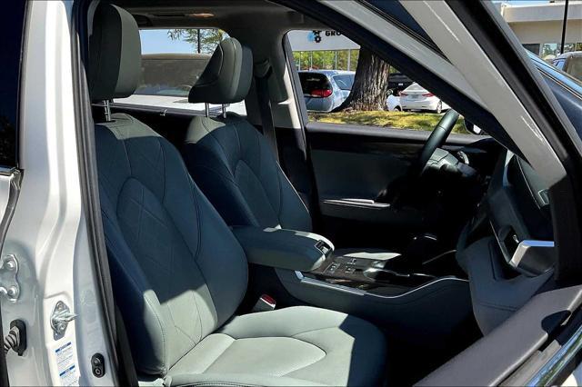 used 2021 Toyota Highlander Hybrid car, priced at $39,499
