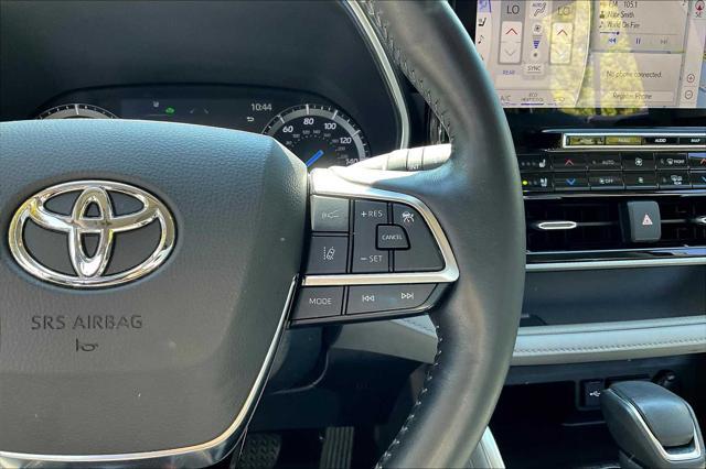 used 2021 Toyota Highlander Hybrid car, priced at $39,499