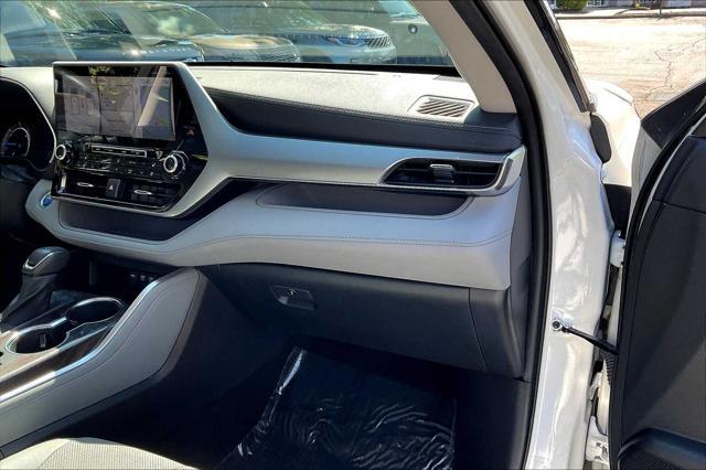 used 2021 Toyota Highlander Hybrid car, priced at $39,499