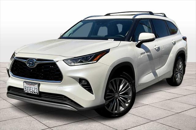 used 2021 Toyota Highlander Hybrid car, priced at $39,998