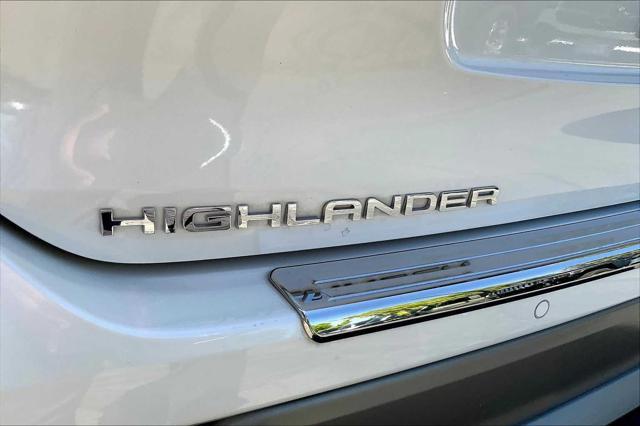 used 2021 Toyota Highlander Hybrid car, priced at $39,499