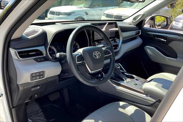 used 2021 Toyota Highlander Hybrid car, priced at $39,499