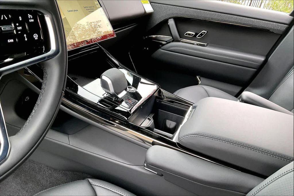 new 2025 Land Rover Range Rover Sport car, priced at $91,025