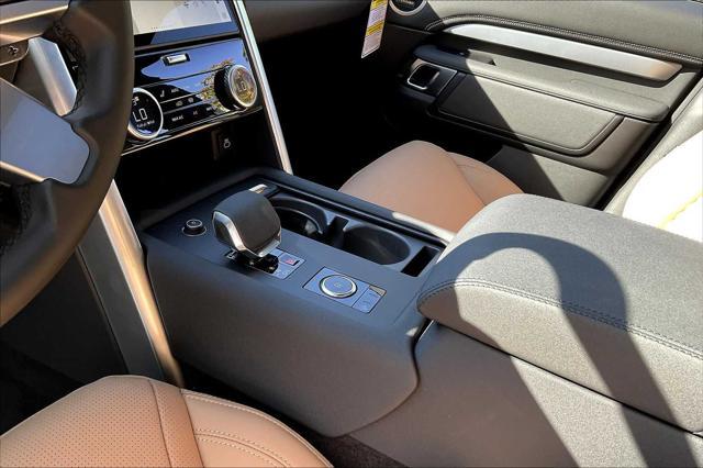 new 2025 Land Rover Discovery car, priced at $83,113