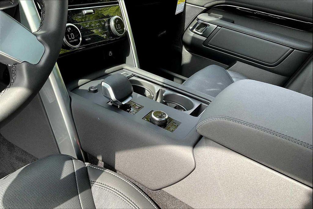 new 2025 Land Rover Discovery car, priced at $69,243