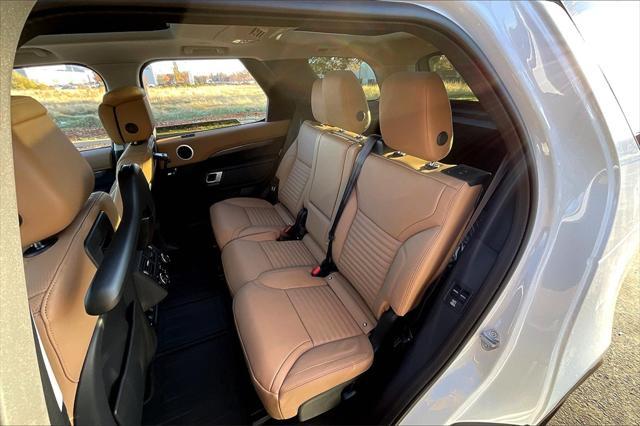 new 2025 Land Rover Discovery car, priced at $86,878