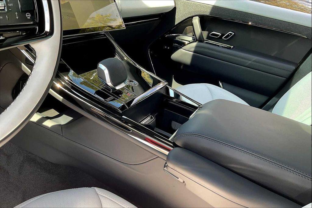 new 2025 Land Rover Range Rover Sport car, priced at $101,035
