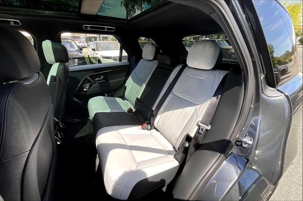 new 2025 Land Rover Range Rover Sport car, priced at $101,035