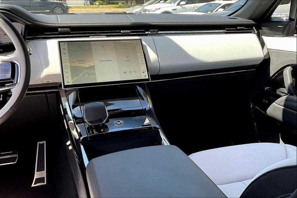 new 2025 Land Rover Range Rover Sport car, priced at $101,035