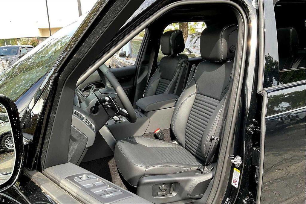 new 2025 Land Rover Discovery car, priced at $70,193