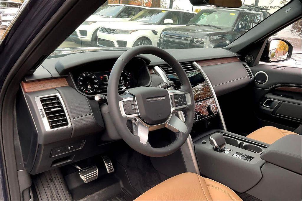 used 2025 Land Rover Discovery car, priced at $59,798