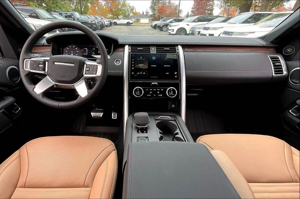 used 2025 Land Rover Discovery car, priced at $59,798