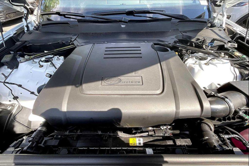 new 2025 Land Rover Discovery car, priced at $69,003