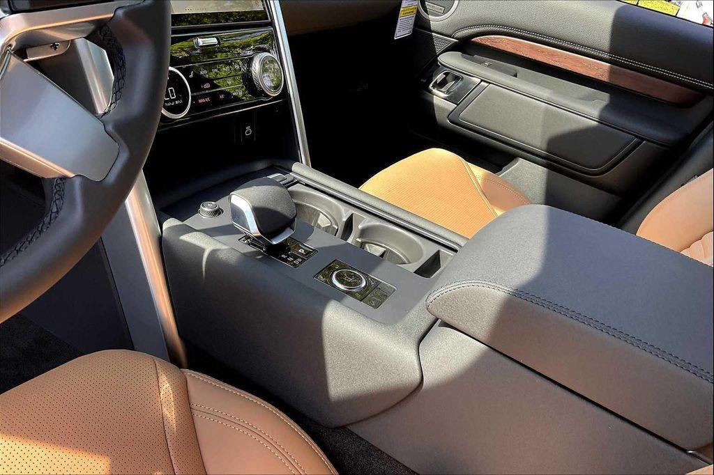 new 2025 Land Rover Discovery car, priced at $69,003