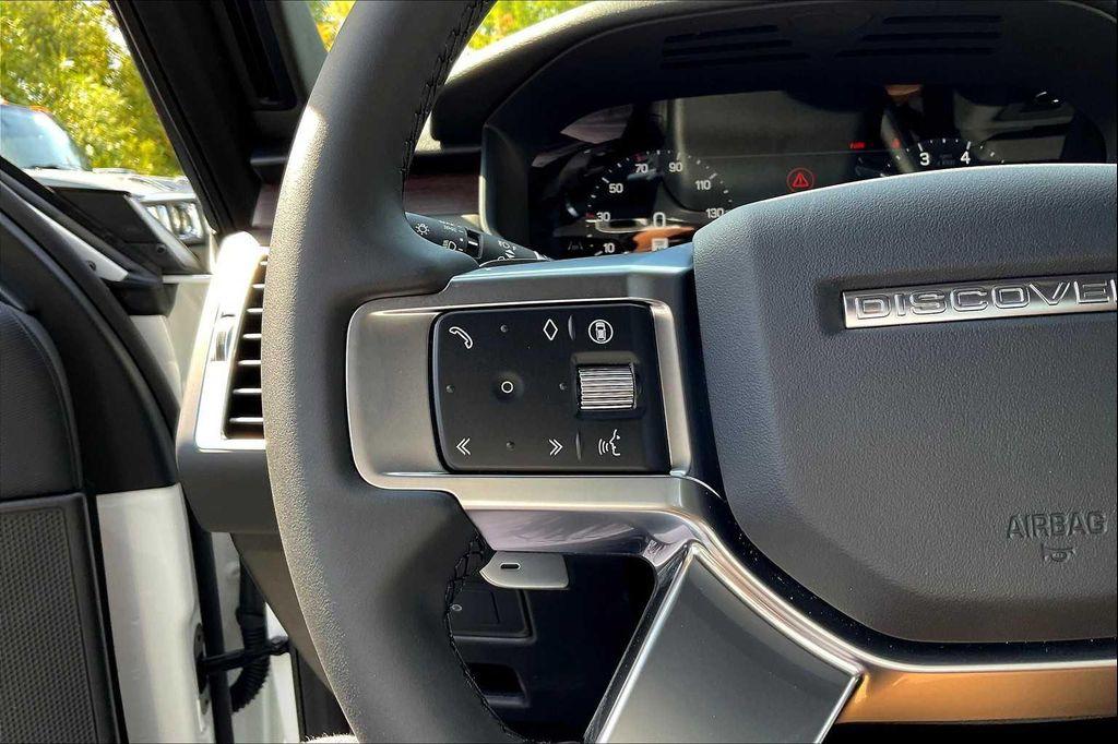 new 2025 Land Rover Discovery car, priced at $69,003