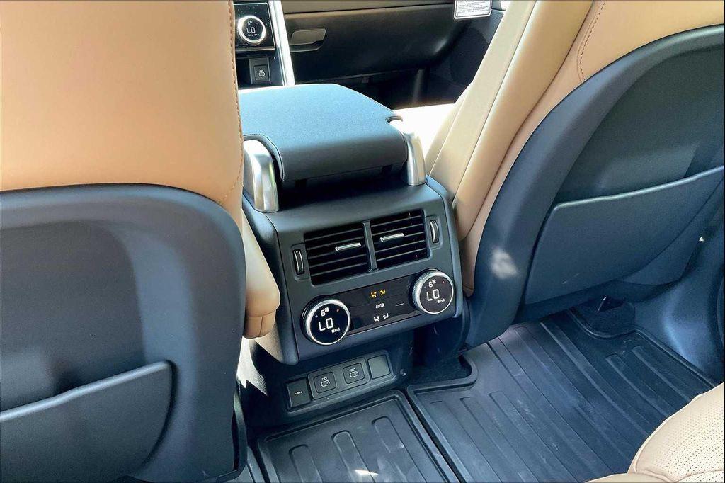 new 2025 Land Rover Discovery car, priced at $69,003