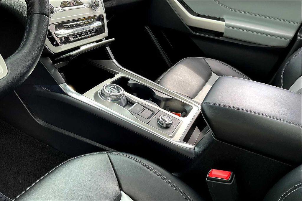 used 2023 Ford Explorer car, priced at $35,998