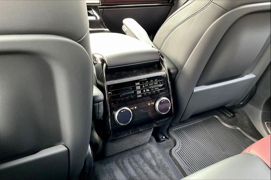 new 2025 Land Rover Range Rover Sport car, priced at $105,040