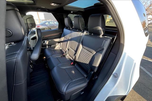 new 2025 Land Rover Discovery car, priced at $75,478