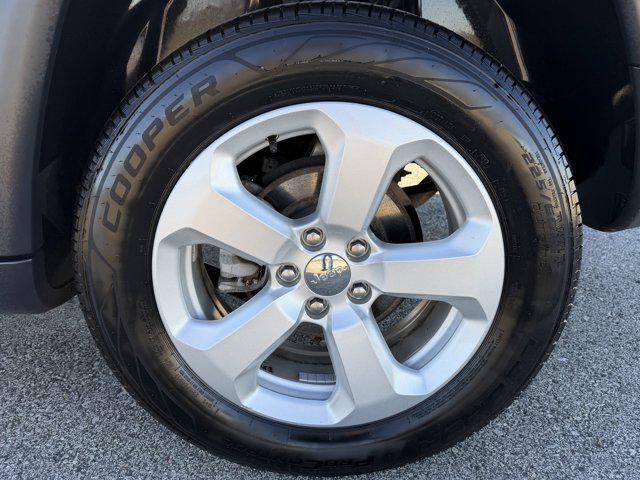 used 2019 Jeep Compass car, priced at $17,500