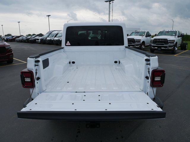 new 2025 Jeep Gladiator car, priced at $51,030